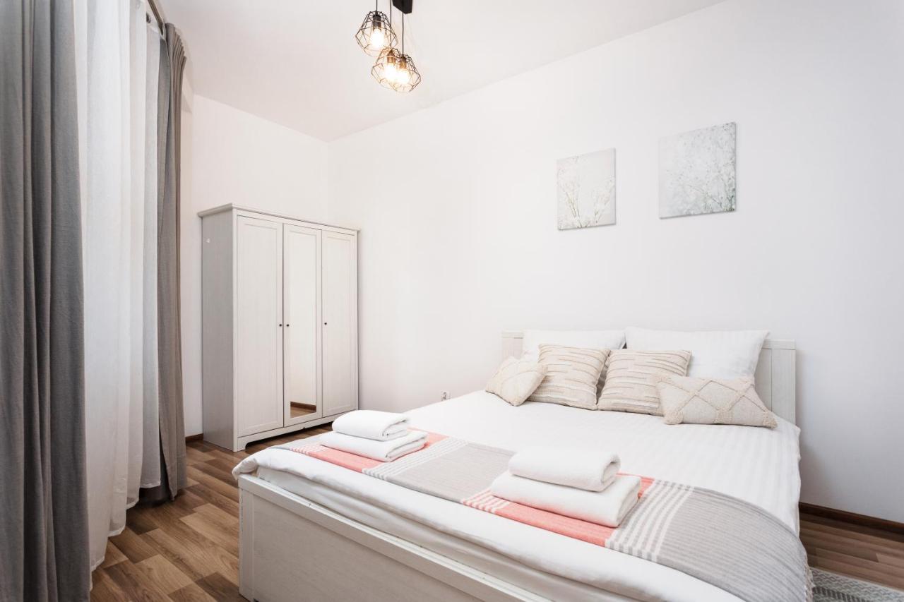City Of The Kings-Camomile Apartment Cracovie Extérieur photo