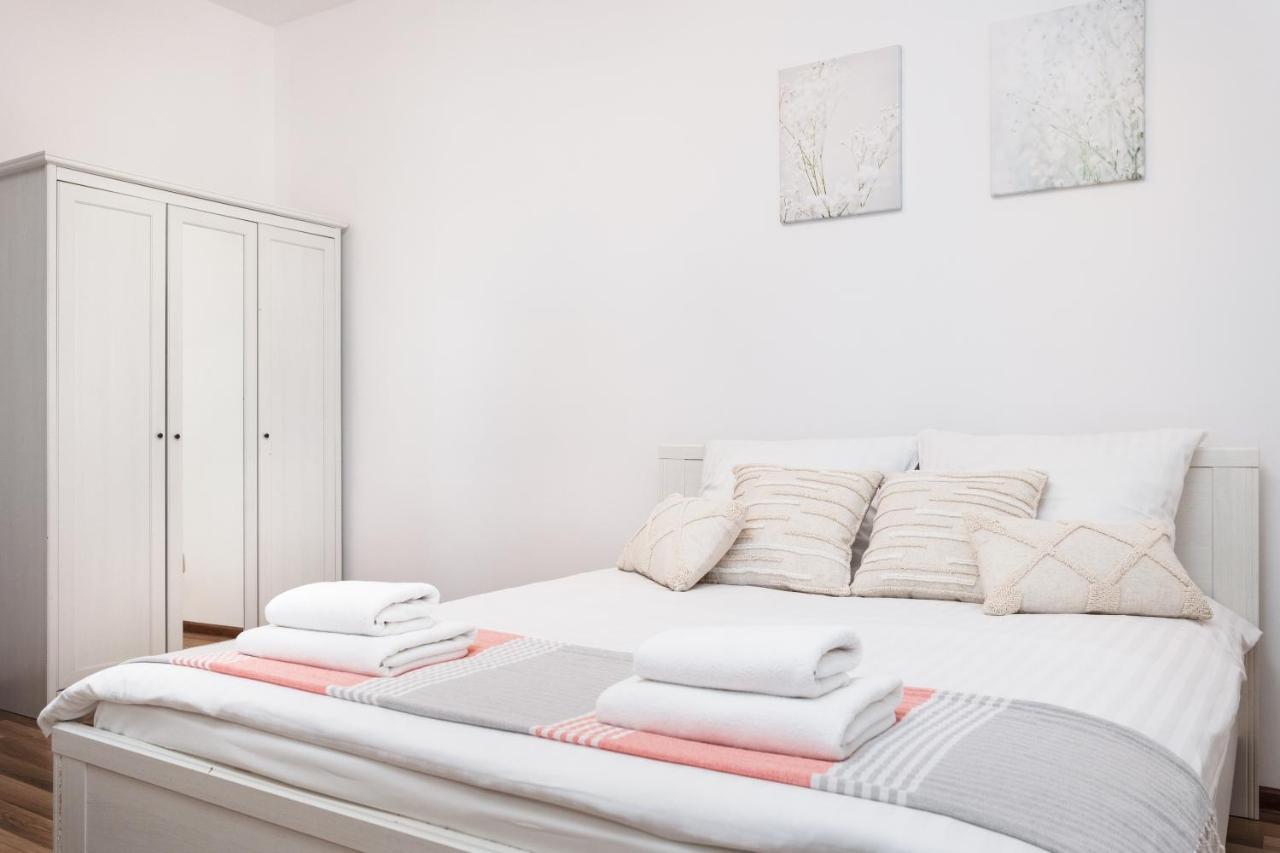 City Of The Kings-Camomile Apartment Cracovie Extérieur photo